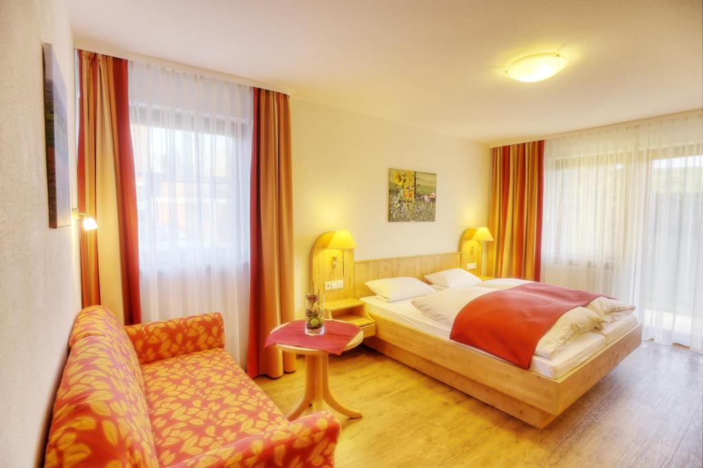 Pension Fohrenberg Hauptstr. 8, 79879 Ewattingen