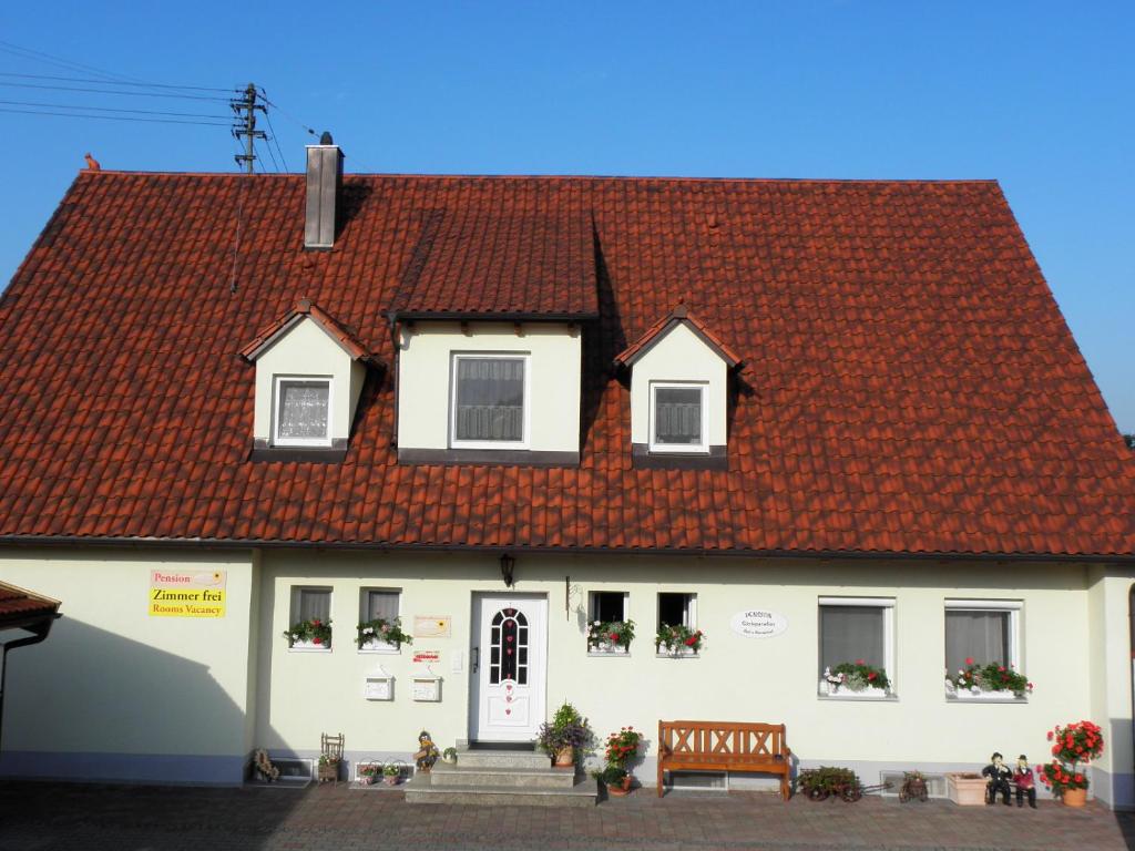 Maison d'hôtes Pension Gästeparadies Siedlerstrasse 2 89359 Kleinkötz