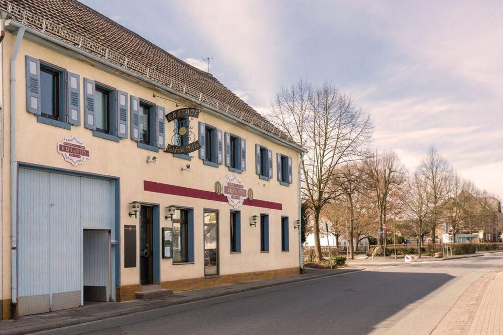 Pension Goldene Mitte 10 Darmstädter Straße Gebäude, 64846 Groß-Zimmern