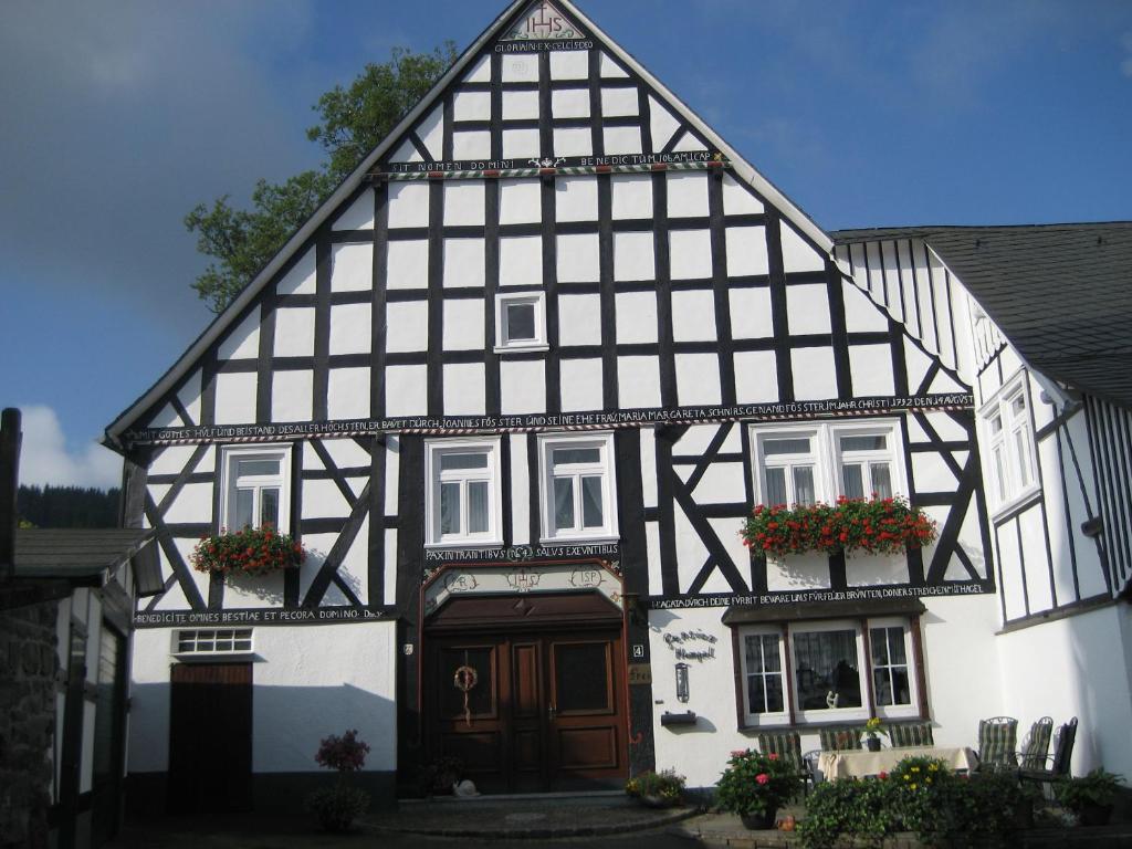 Maison d'hôtes Pension Hampel Heinrich- Köppler- Platz 4 57392 Schmallenberg