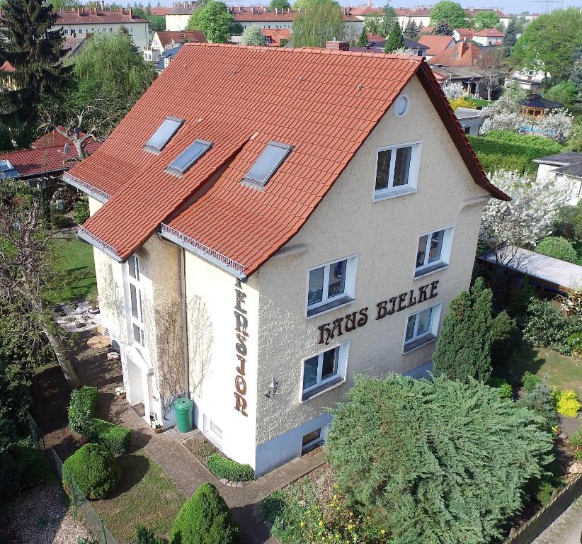 Pension Haus Bielke Obersteiner Weg 32, 13086 Berlin