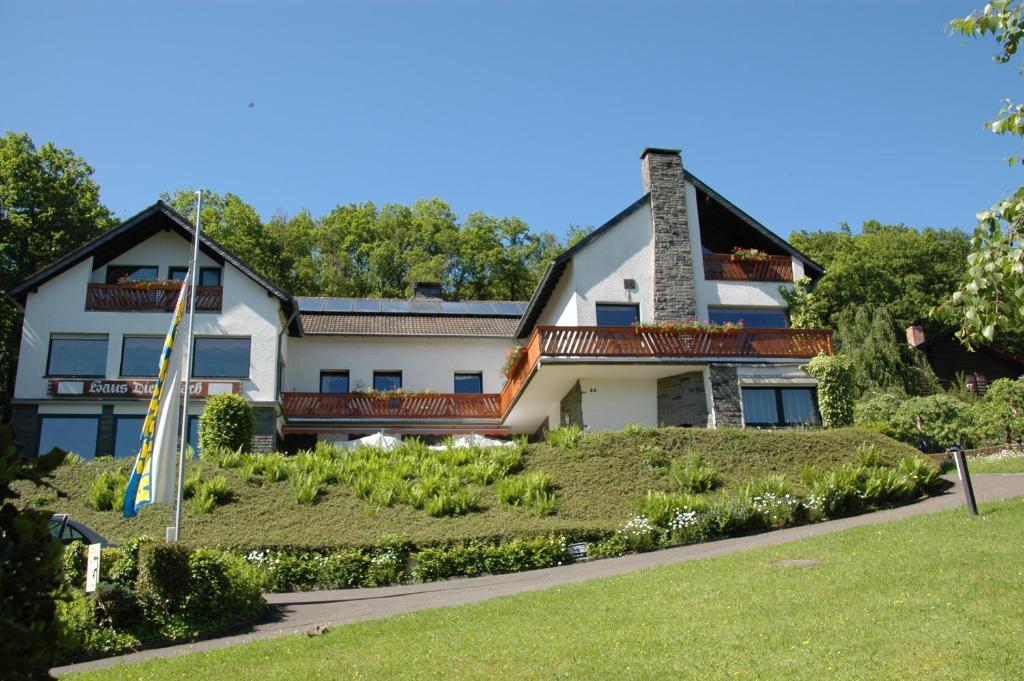 Maison d'hôtes Pension Haus Diefenbach Brementhaler Str. 44  - OT Hasenfeld 52396 Heimbach