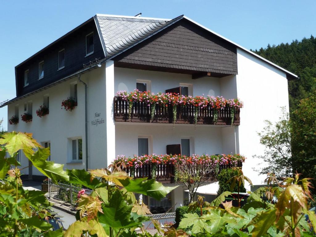 Maison d'hôtes Pension Haus Waldfrieden Bergstrasse 12 34508 Willingen