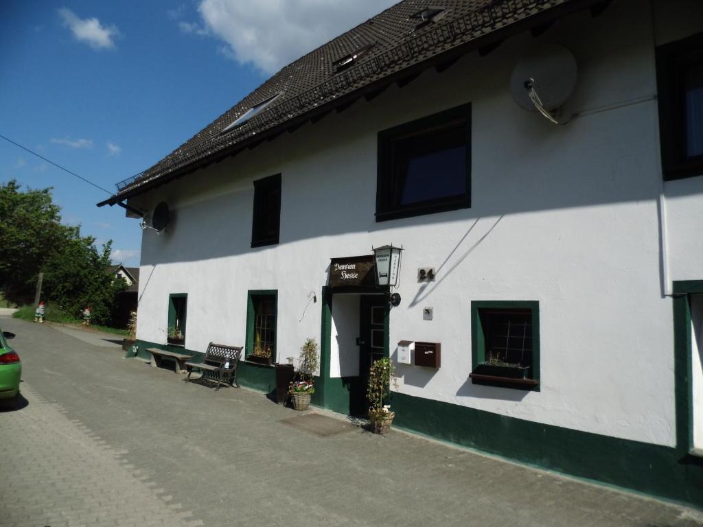 Maison d'hôtes Pension Hesse Bremecke 24 58515 Lüdenscheid