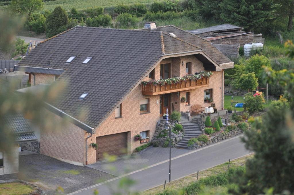 Pension Jonas Brückenstraße 11, 56729 Baar