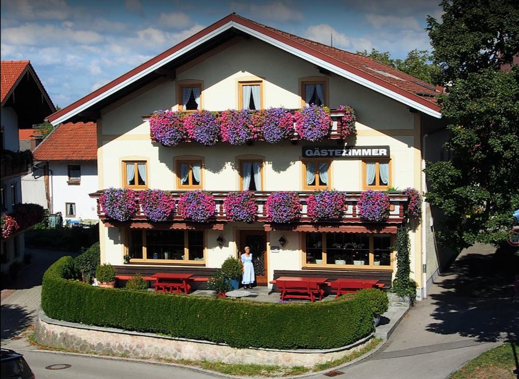 Pension Langerspacher Marktplatz 2, 83355 Grabenstätt