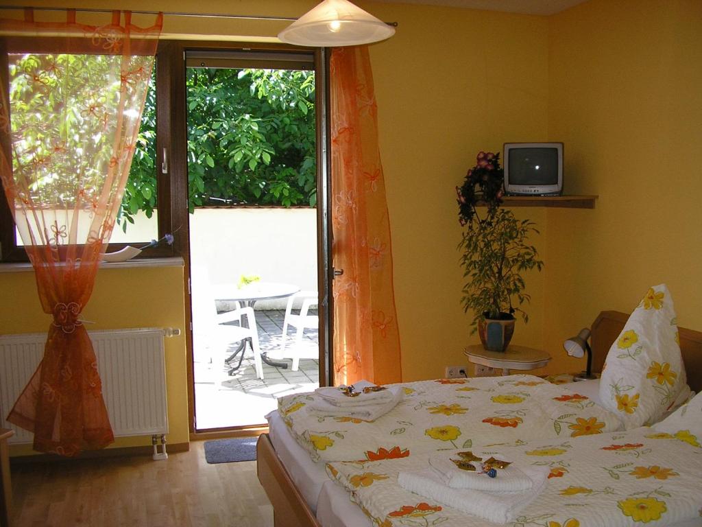 Pension Lindenallee 27 Heilsbronner Straße, 91564 Neuendettelsau