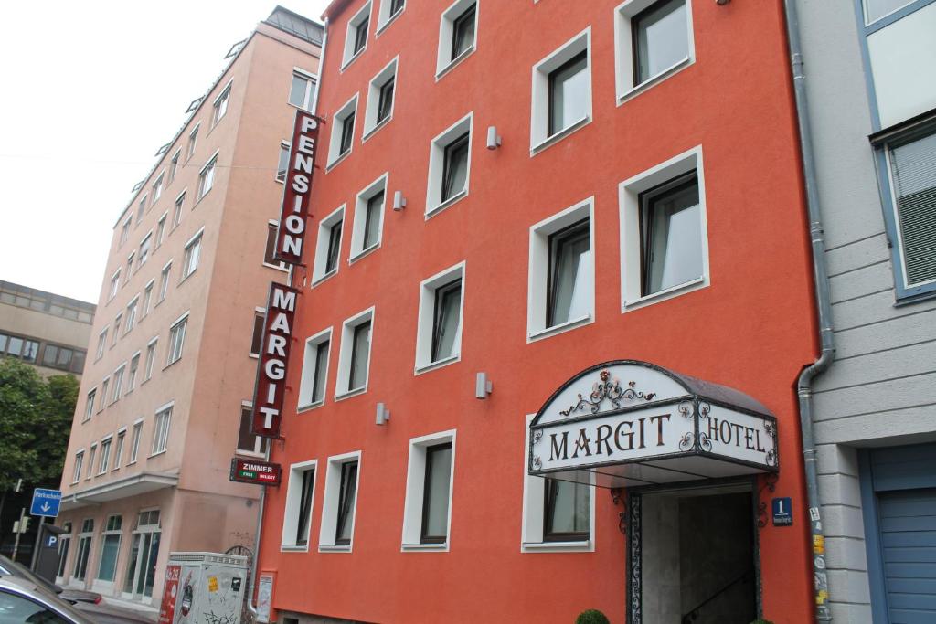 Pension Margit Hermann - Linggstr. 1, 80336  Munich