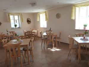 Maison d'hôtes Pension Prietzel Pirnaer Straße 12 01829 Dorf Wehlen Saxe