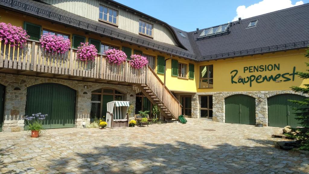 Maison d'hôtes Pension Raupennest mit Blockhaussauna Am Monarchenhugel 4 02627 Bautzen