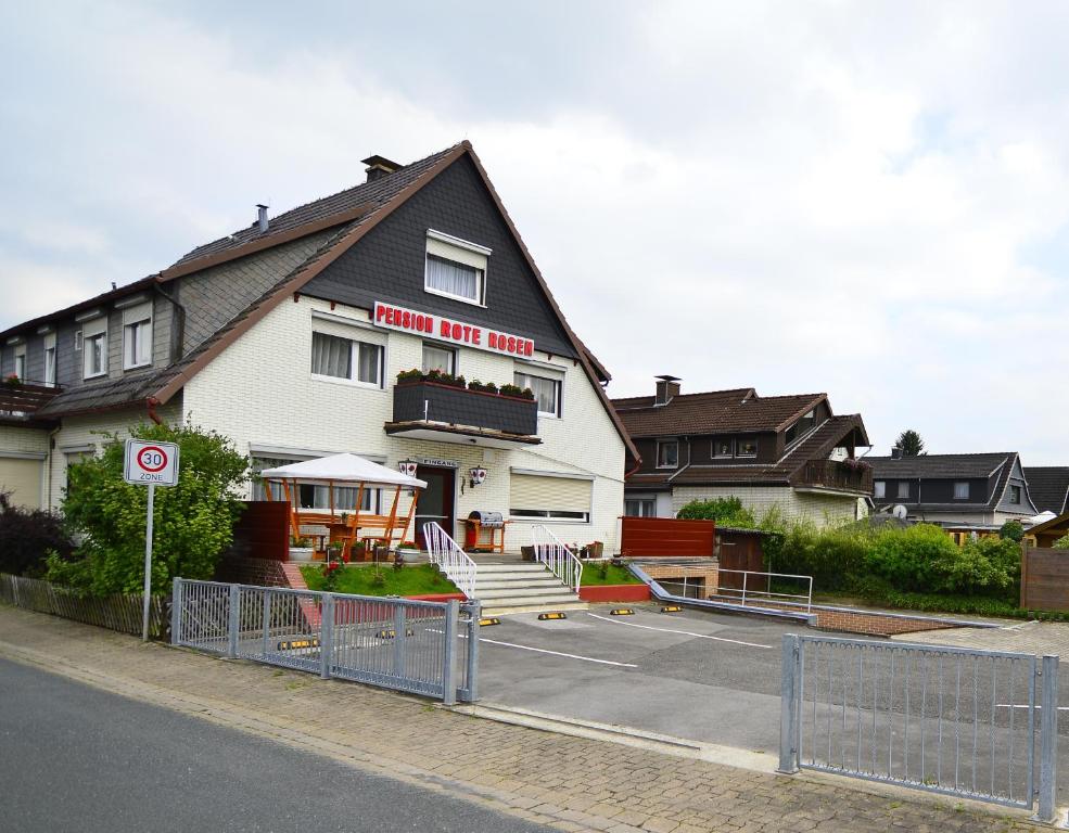 Pension Rote Rosen Hermann-Löns-Straße 32, 38723 Seesen