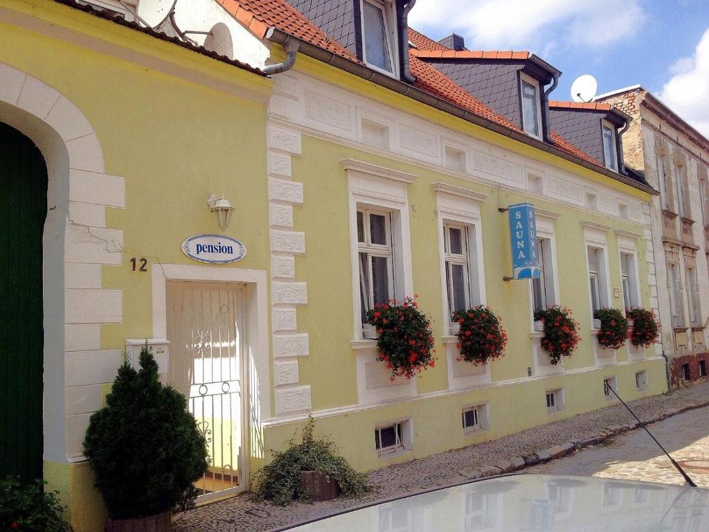 pension & sauna AM LORENZ pension & sauna AM LORENZ Großer Lorenz 12, 39240 Calbe