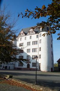 Maison d'hôtes Pension Schloss Heringen Schlossplatz 2 Heringer Schloss, 2. OG 99765 Heringen Thuringe