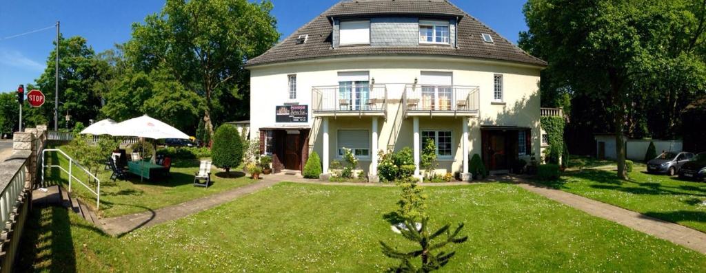 Pension-Sendis Grenzweg 63-65, 44623 Herne