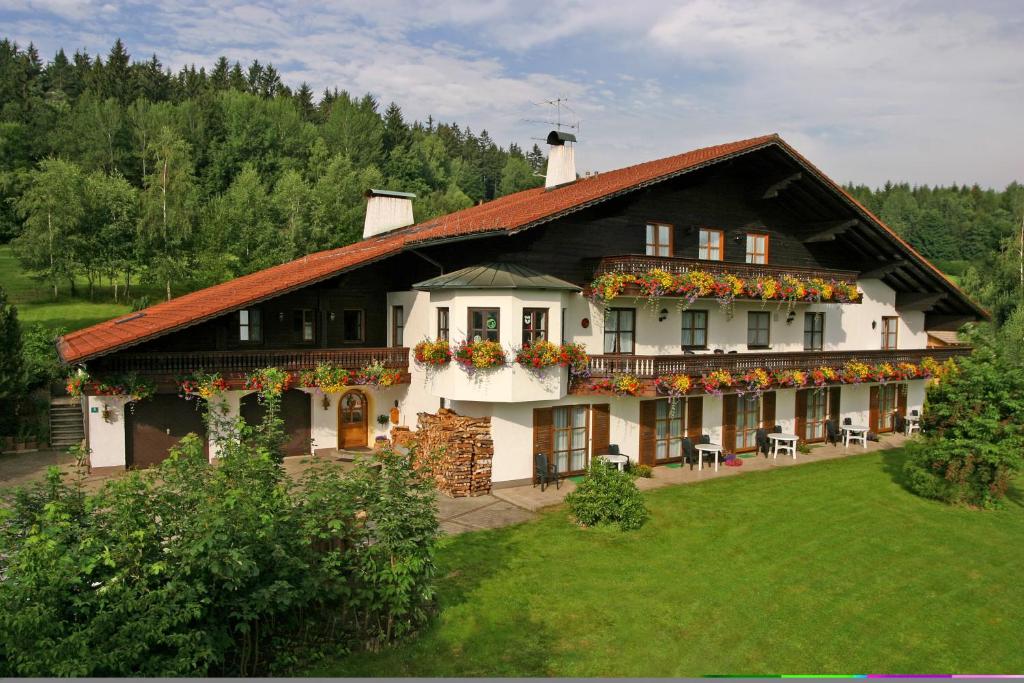 Pension Sonnleit´n - Urlaub mit Hund Büchelweg 8, 94227 Zwiesel