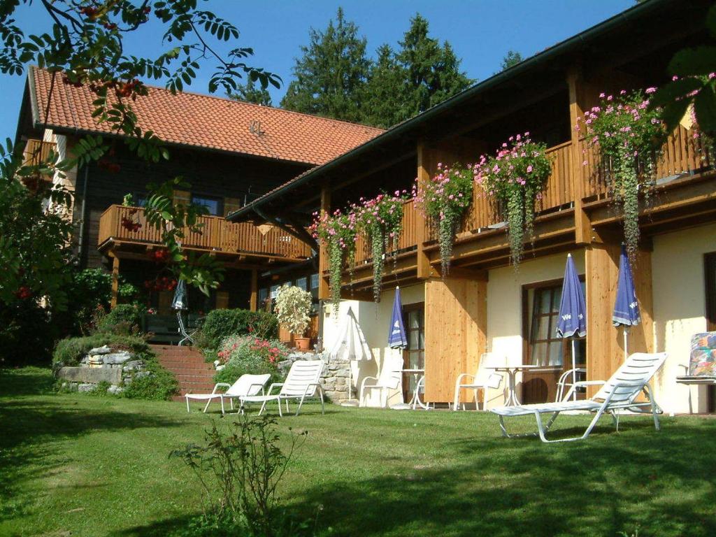 Maison d'hôtes Pension St. Georg mit Moststüberl Kurallee 2 - 4 94086 Bad Griesbach im Rottal