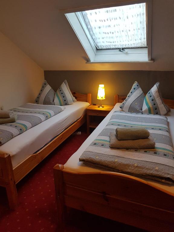 Pension Streng-Reinhardt Obere Wiesenstrasse 22, 73760 Ostfildern