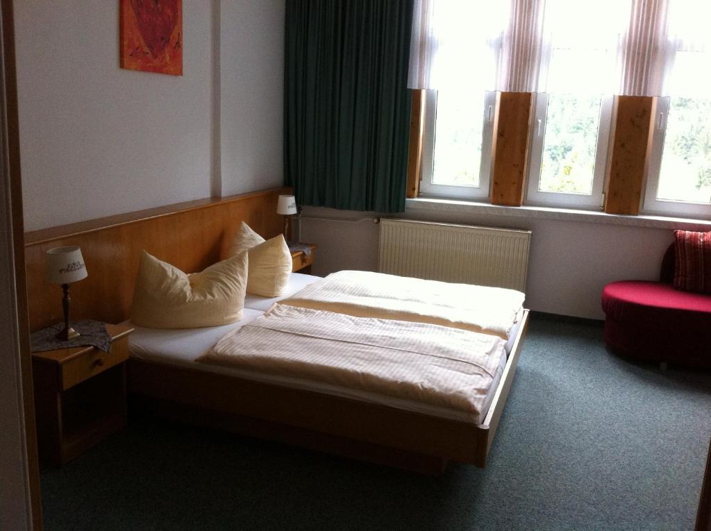 Pension Tannenrausch Herzogsweg 24, 99894 Friedrichroda