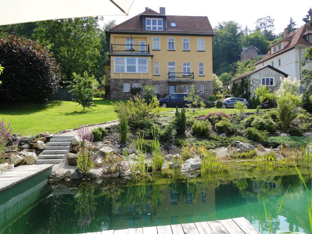 Pension Villa am Burgberg Ausfeldstraße 7, 99880 Waltershausen