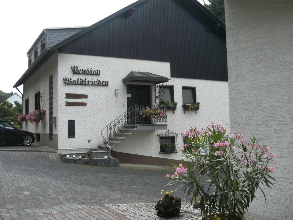 Pension Waldfrieden Unterer Mühlenweg 29, 54484 Maring-Noviand