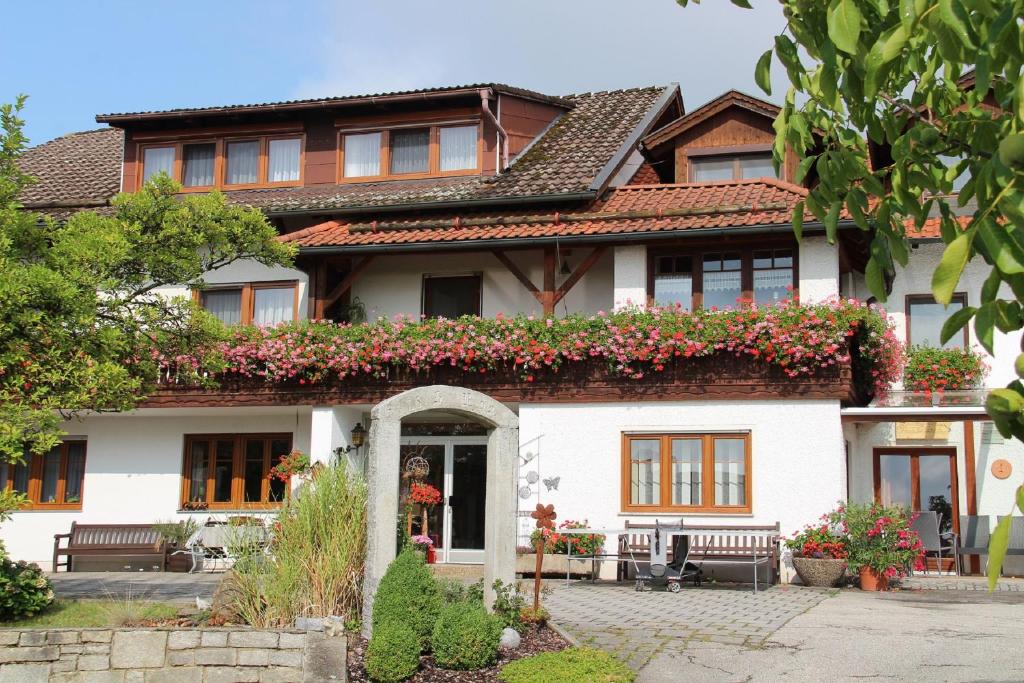 Maison d'hôtes Pension Zum Ebenstein am Donausteig Riedl 7 94107 Untergriesbach