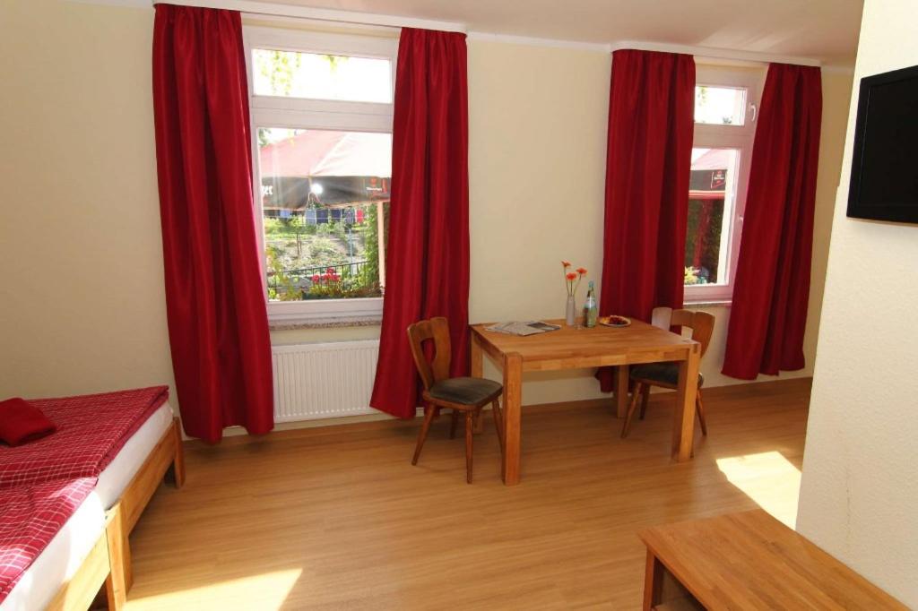 Pension Zur Linde Bernd von Arnim Straße 21, 16303 Criewen