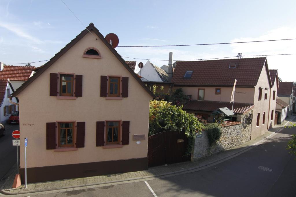 Maison d'hôtes Pension Zur Schlummerstube Oelmühlstrasse 2-6 67583 Guntersblum
