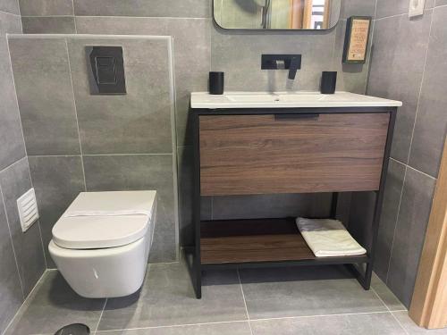 Pontinha Exclusive House