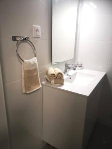 Private Couple Room On Caparica Poshtel