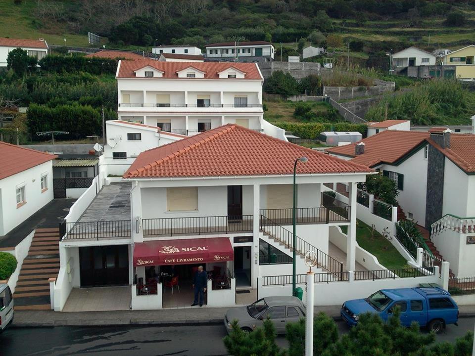 Maison d'hôtes Residência Livramento Av. Livramento, 44 9800-522 Velas