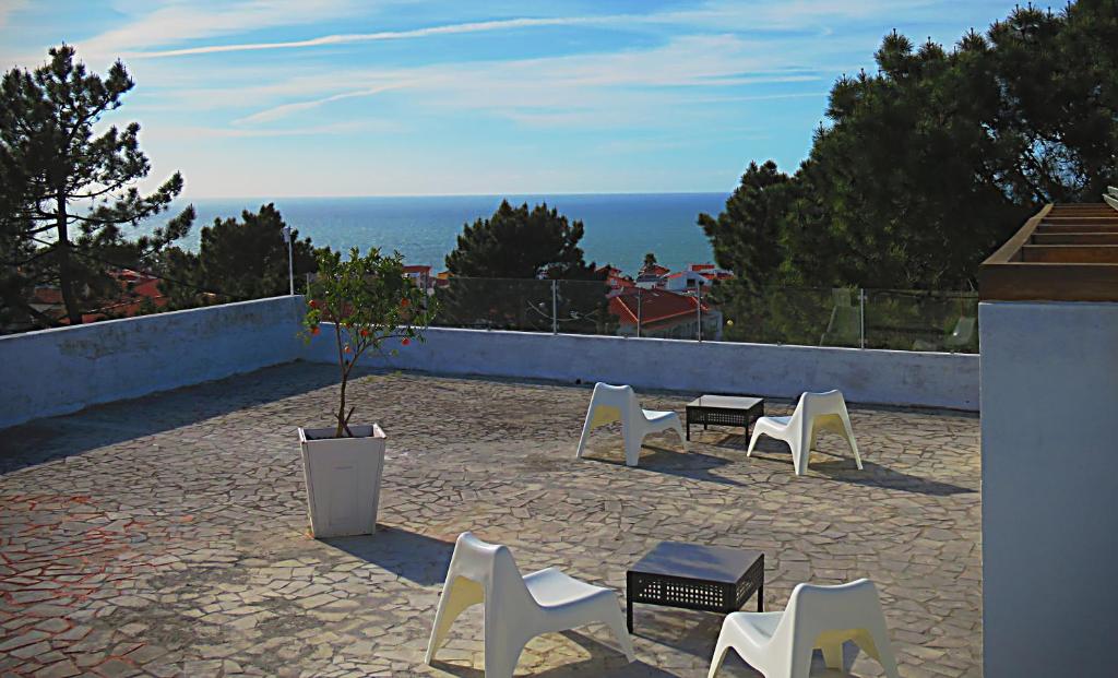 Residencia Praia Norte - AL Estrada do Pinhal, 31, Sitio da Nazare, 2450-065 Nazaré