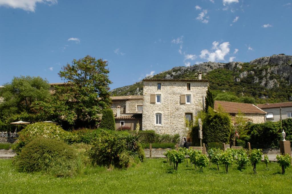 Restaurant et Chambres d'Hôtes La Ferme de Cornadel Route de Generargues, 30140 Anduze