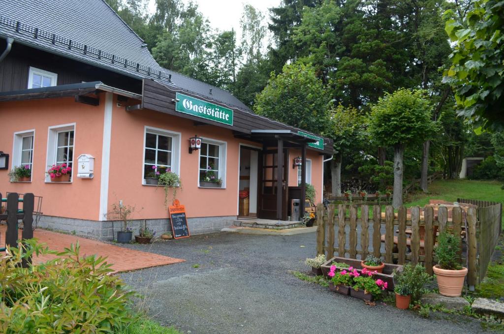 Restaurant & Pension Forsthaus Hain Jonsdorfer Str. 3, 02797 Kurort Oybin