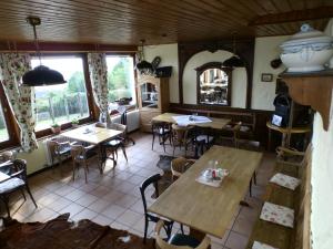 Maison d'hôtes Restaurant und Gasthaus Zur Burgschänke Schulstraße 1 53533 Aremberg Rhénanie-Palatinat