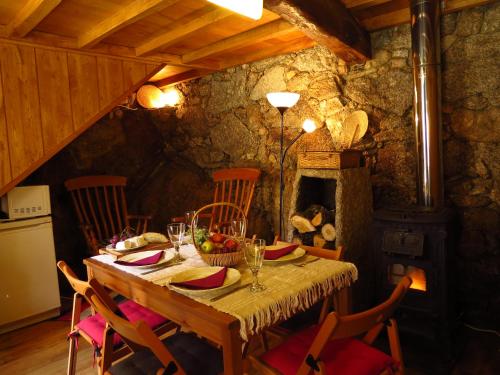 Restored, rustic and rural mini cottage in typical Portuguese village