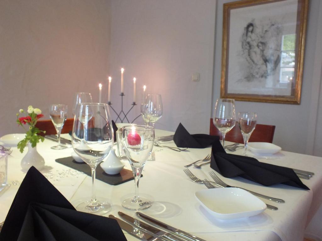 Rezas Restaurant Gästehaus Moselstrasse 45, 54331 Oberbillig