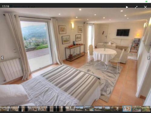 Room in Apartment - Beautiful F1 standing swimming pool, view