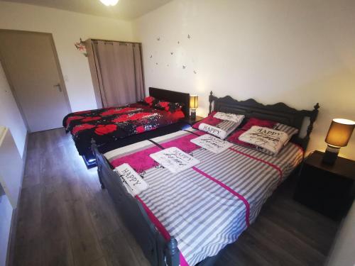 Room in Guest room - Le Hameau de la Detente - Family Room