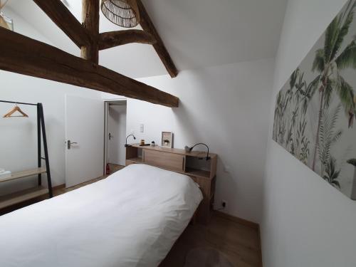 Room in Guest room - Les Chambres Des Vigealieres