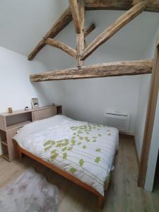 Room in Guest room - Les Chambres Des Vigealieres