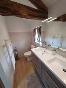 Room in Guest room - Les Vigealieres Rooms 3