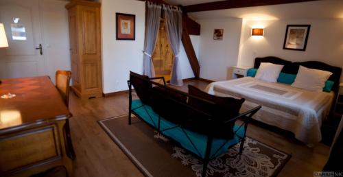 Room in Guest room - Londres guest room in the heart of the vineyard