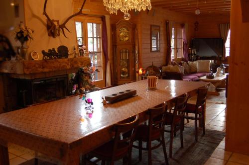 Room in Guest room - Mont Blanc room for 3 people with a balcony