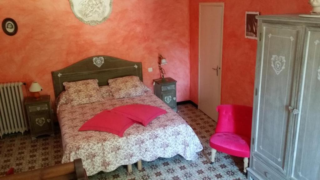 Room in Guest room - room countryside the house of josepha 15 Avenue de la Mer, 11200 Ferrals-lès-Corbières