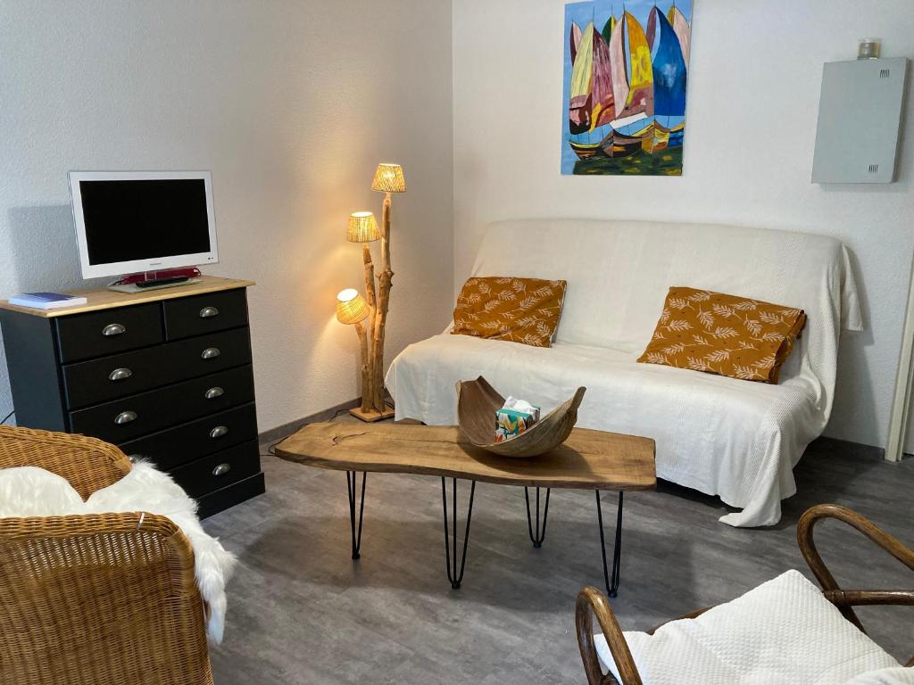 Room in Guest room - The Green Suite 11200 Ferrals-lès-Corbières