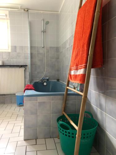 Room in house near Lycee International St Germain en Laye