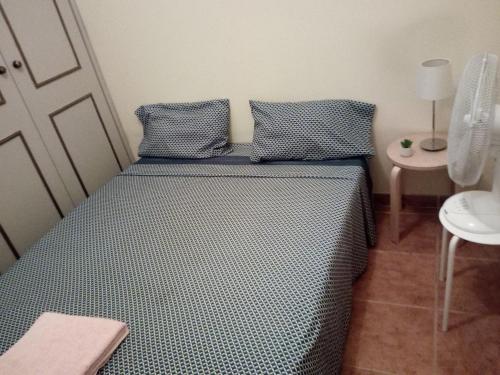 Rooms 4 you - Small Yellow room