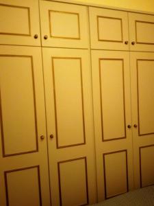 Rooms 4 you - Small Yellow room