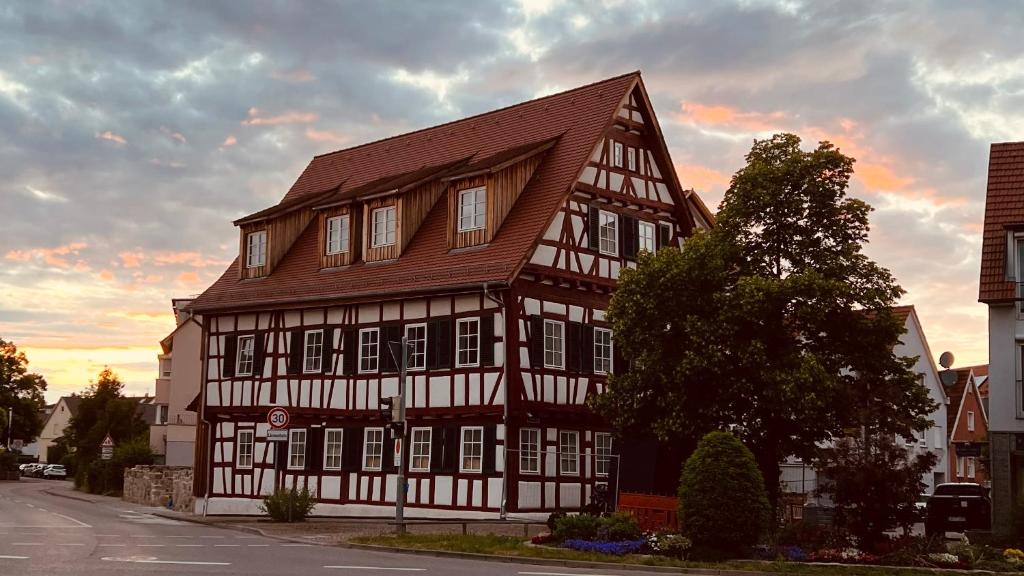 Rose Boardinghouse Hauptstraße 1, 71723 Großbottwar