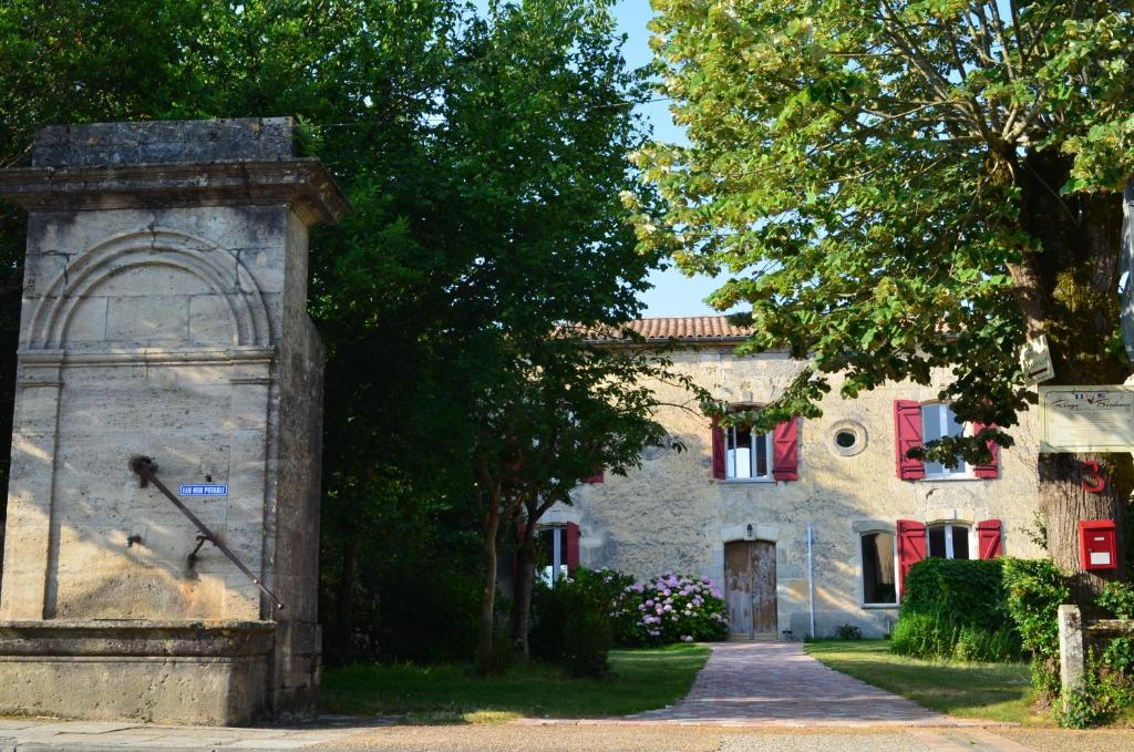 B&B / Chambre d'hôtes Maison d'Hôtes Rouge Bordeaux 3 rue de Tauzia, 33124 Auros